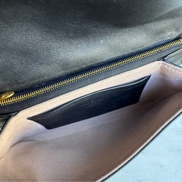 Louis Vuitton Empreinte Coussin Pochette - Picture 14 of 15